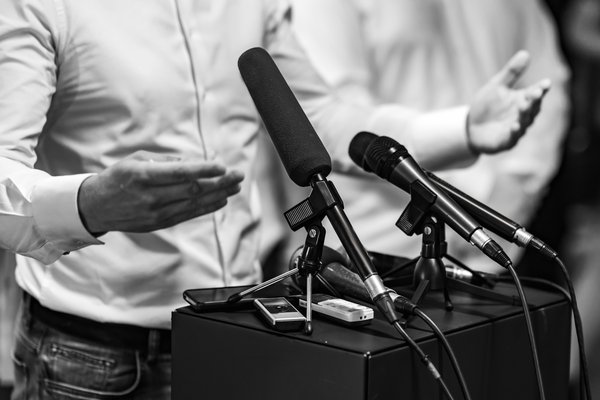 Les clés pour une conférence de presse mémorable et réussie